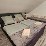 Langewerth Apartment